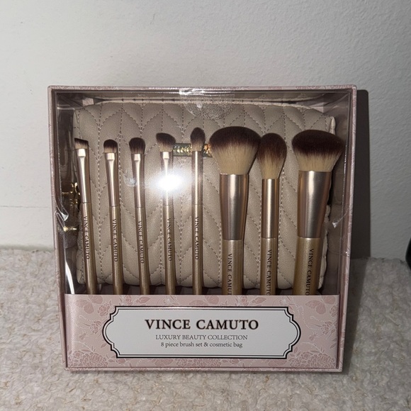 Vince Camuto Luxury Beauty Brush Set‎  8 pc brush and one cosmetic bag - Picture 2 of 7